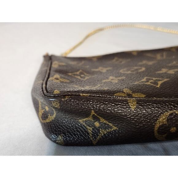Louis Vuitton Pochette Accessoires Monogram Canvas Shoulder Bag Vintage LV - Picture 11 of 15